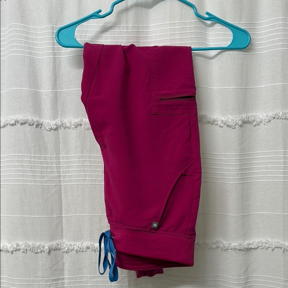 Figs Raspberry Sorbet Jogger scrub pants